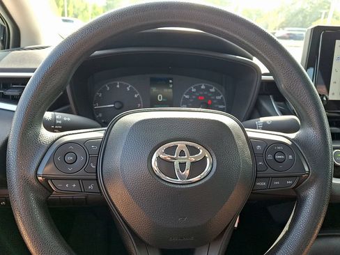 Used 2025 Toyota Corolla LE FWD image 20