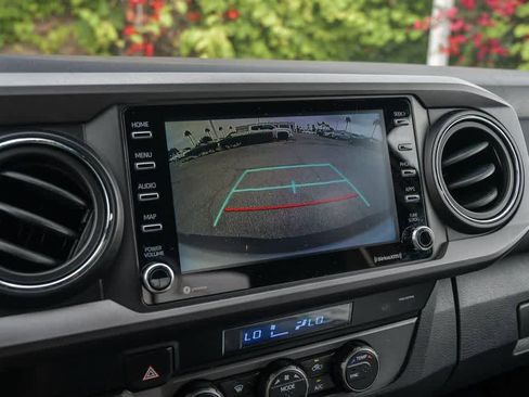 Used 2022 Toyota Tacoma TRD Off-Road image 23