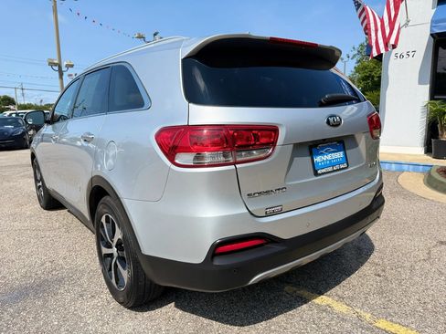 Used 2017 Kia Sorento EX AWD/4WD image 13