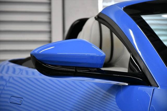 Used 2021 Aston Martin V8 Vantage Roadster RWD image 24