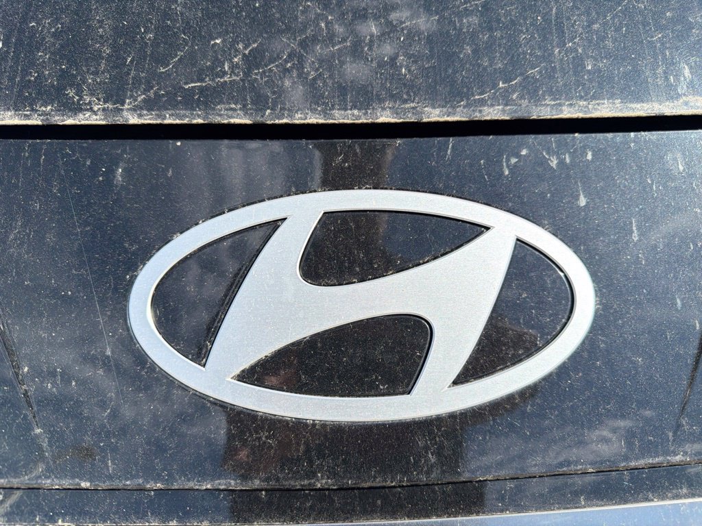 Used 2025 Hyundai Elantra SEL FWD image 14