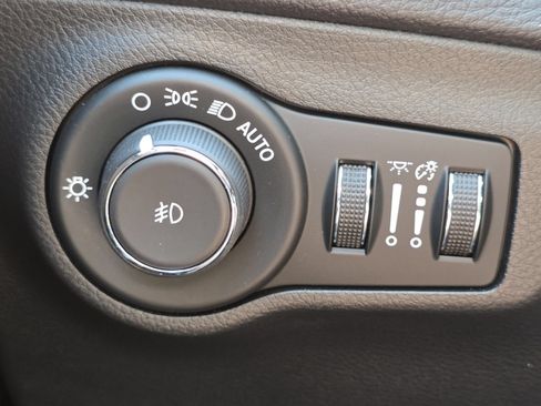 Used 2020 Jeep Compass Limited w/ Safety & Security Group AWD/4WD image 8