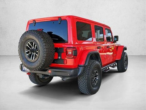 Used 2025 Jeep Wrangler Unlimited Rubicon AWD/4WD image 5