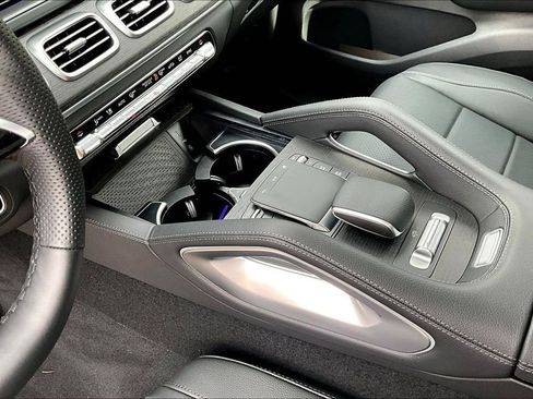 New 2026 Mercedes-Benz GLS 450 4MATIC image 8