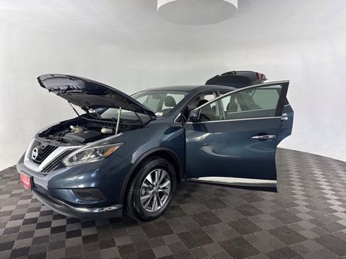 Used 2018 Nissan Murano S image 12