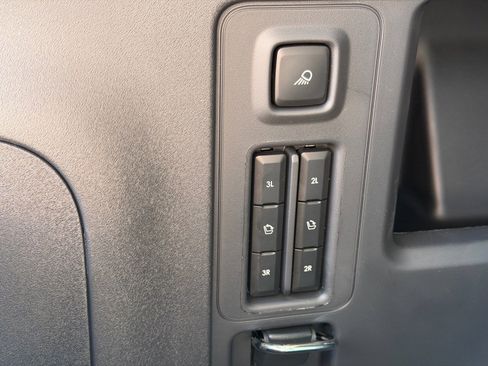 New 2026 Lincoln Navigator Reserve AWD/4WD image 18