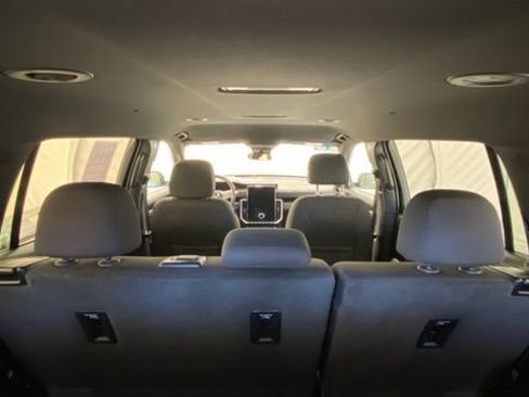 Used 2025 GMC Acadia Elevation image 31