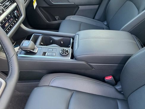 New 2026 Nissan Pathfinder SL AWD/4WD image 22
