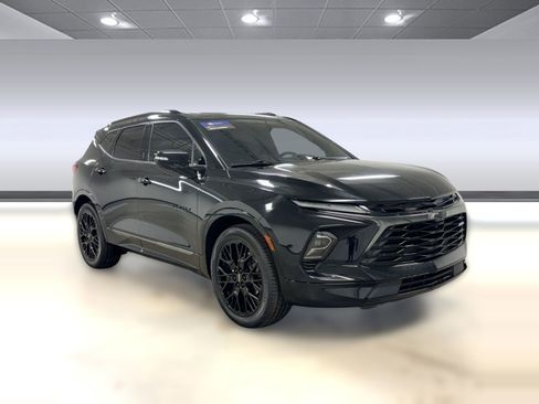 Certified 2023 Chevrolet Blazer RS w/ Driver Confidence II Package image 6