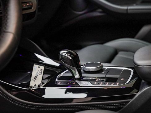 Used 2025 BMW X4 xDrive30i w/ Premium Package image 25