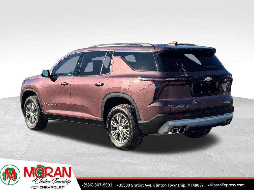 Used 2024 Chevrolet Traverse LT w/ LPO, Floor Liner Package FWD image 4
