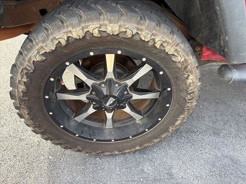 Used 2010 Jeep Wrangler Unlimited Sport image 12