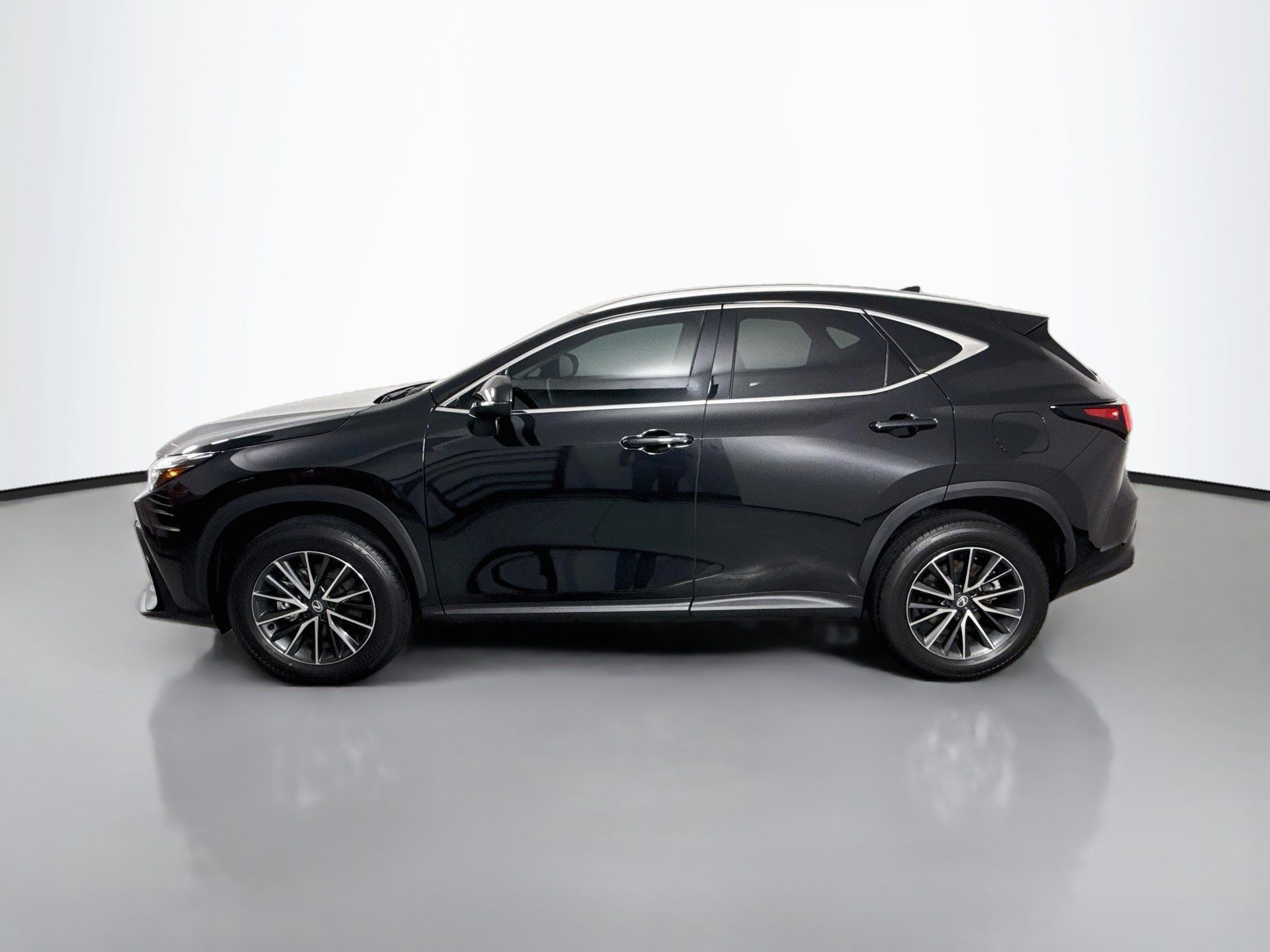Used 2026 Lexus NX 350h AWD w/ Cold Area Package image 4