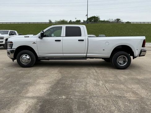 New 2026 RAM 3500 Tradesman AWD/4WD image 10