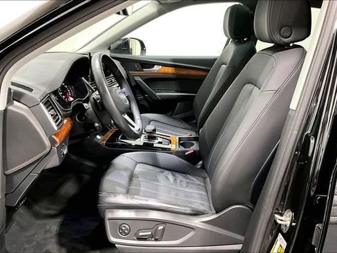 Used 2023 Audi Q5 2.0T Premium w/ Convenience Package image 26