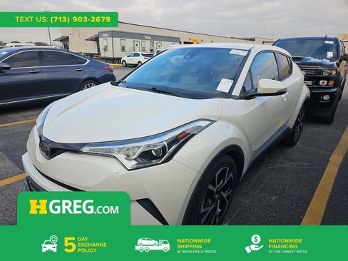 Used 2019 Toyota C-HR XLE image 1