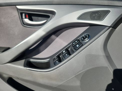 Used 2014 Hyundai Elantra SE w/ Option Group 02 image 14