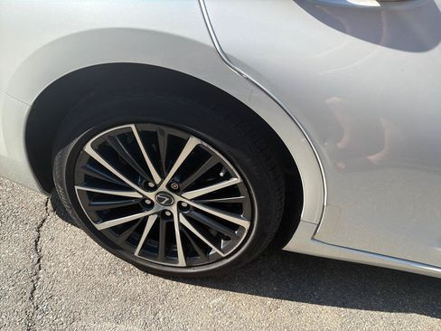 Used 2023 Lexus ES 250 w/ Premium Package AWD/4WD image 5