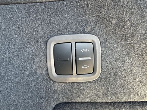 Used 2024 Porsche Cayenne S image 38