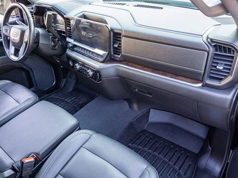 Used 2022 GMC Sierra 1500 SLT w/ X31 Off-Road Package image 28