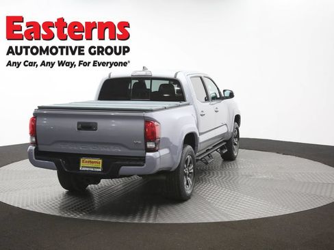 Used 2018 Toyota Tacoma TRD Sport AWD/4WD image 42