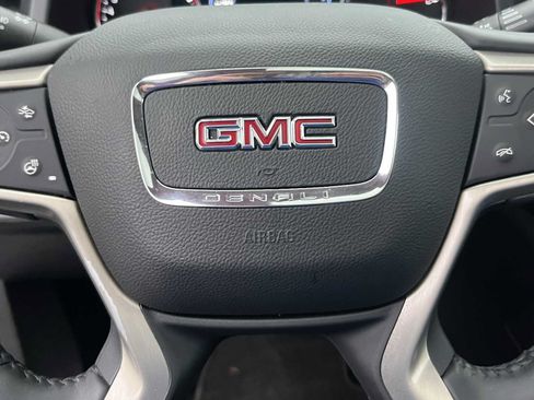 Used 2021 GMC Acadia Denali w/ Denali Ultimate Package AWD/4WD image 22