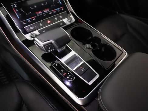 Used 2022 Audi Q8 Premium Plus AWD/4WD image 9