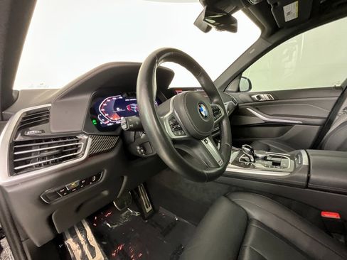 Used 2022 BMW X5 M50i image 15