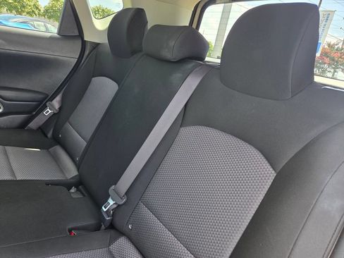 Used 2025 Kia Soul LX w/ LX Technology Package FWD image 24
