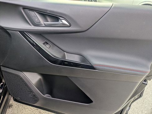 Certified 2025 Chevrolet Equinox RS image 33