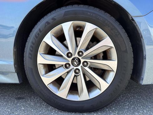 Used 2017 Hyundai Sonata FWD image 6