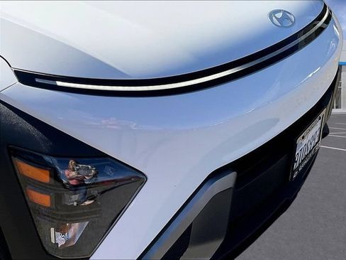 Used 2025 Hyundai Kona SEL FWD image 35