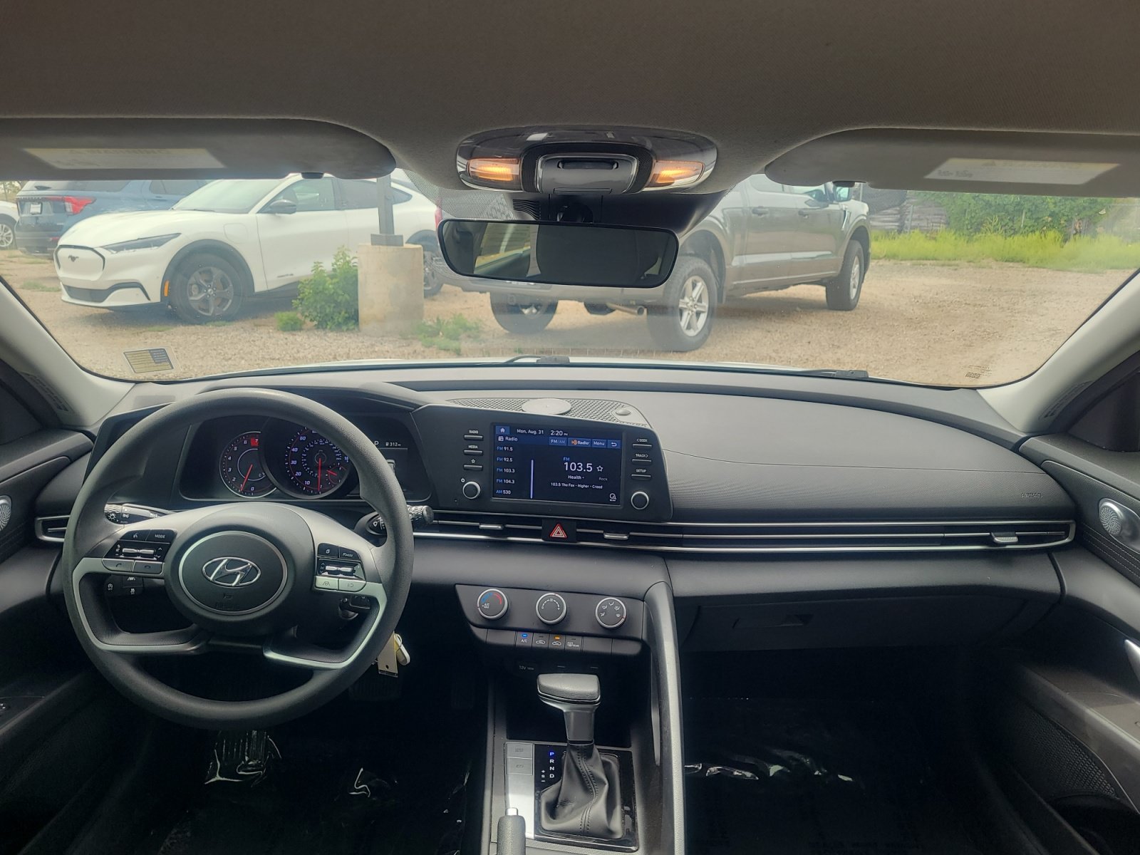 Used 2022 Hyundai Elantra SE FWD image 20