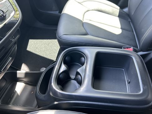 New 2026 Chrysler Pacifica Select image 36