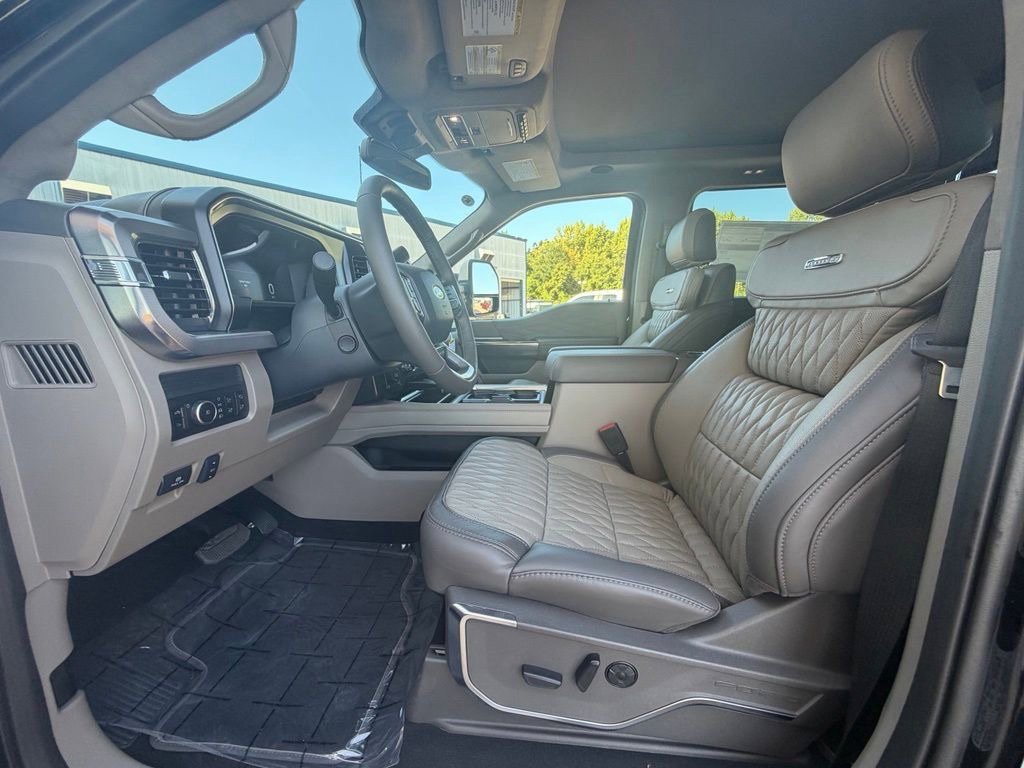 New 2026 Ford F250 Platinum w/ Platinum Plus Package AWD/4WD image 17