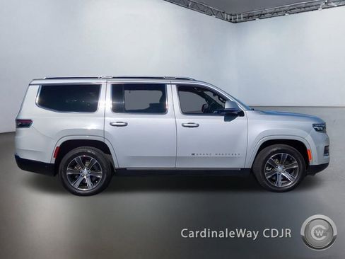 Used 2022 Jeep Grand Wagoneer Series I image 3