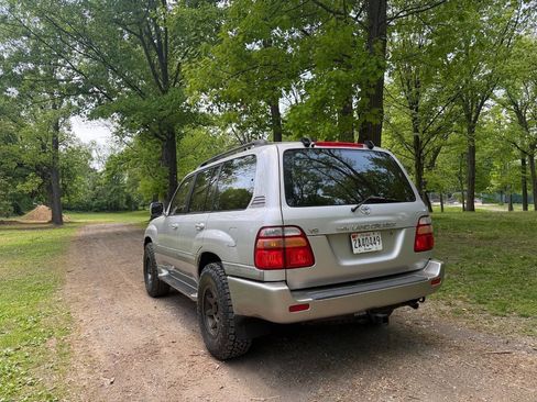 Used 2001 Toyota Land Cruiser AWD/4WD image 9