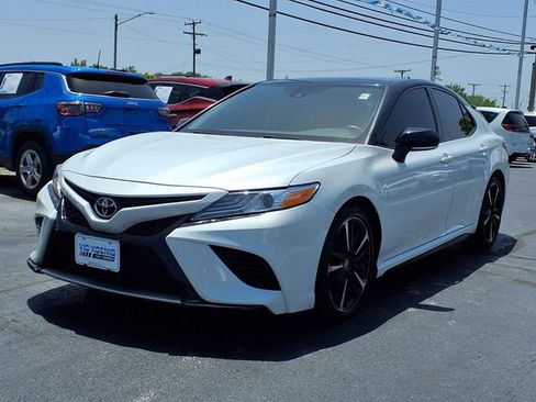 Used 2020 Toyota Camry XSE w/ Blackout Package FWD image 5