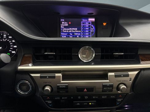 Used 2014 Lexus ES 350 w/ Premium Package image 29
