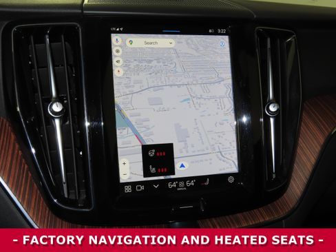 Used 2024 Volvo XC60 B5 Plus image 19