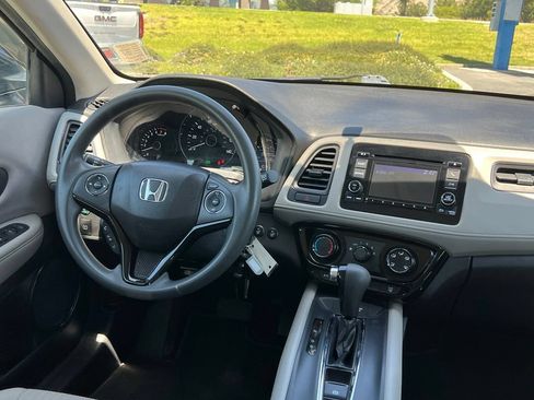 Used 2017 Honda HR-V LX image 20