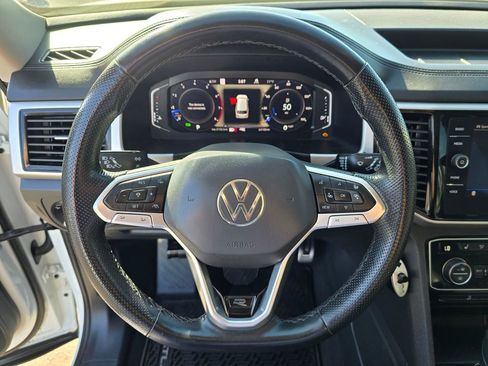Used 2022 Volkswagen Atlas SEL R-Line AWD/4WD image 17