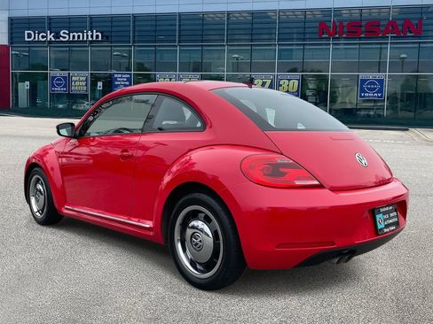Used 2012 Volkswagen Beetle 2.5 image 4