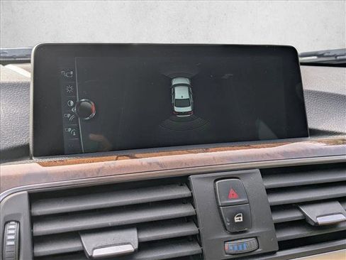 Used 2017 BMW 330e image 13