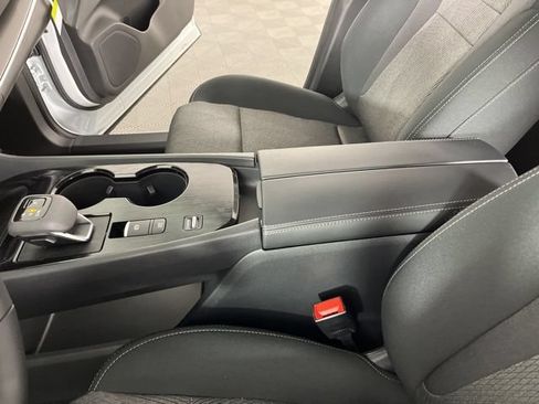 New 2026 Nissan Rogue SV FWD image 28