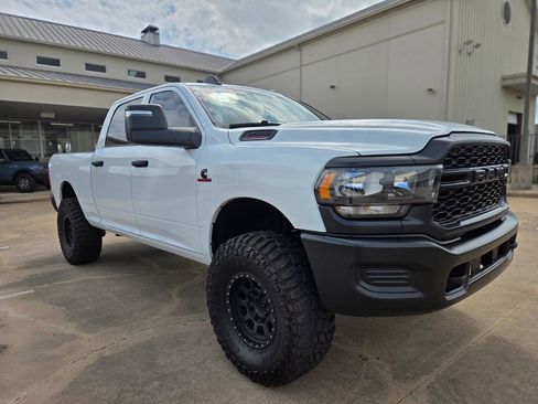 Used 2024 RAM 2500 Tradesman AWD/4WD image 3