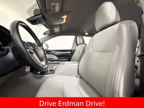 Certified 2018 Toyota Highlander Plus AWD/4WD image 6