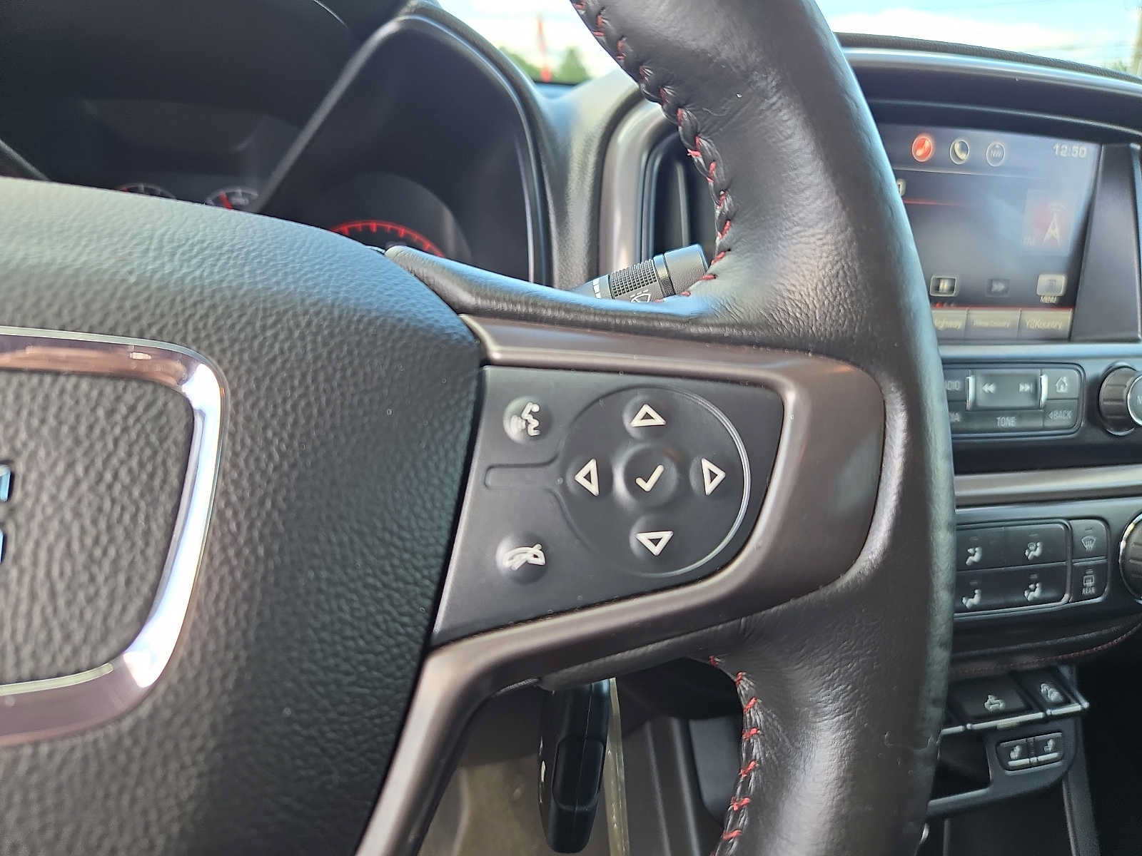 Used 2015 GMC Canyon SLE w/ All-Terrain Package AWD/4WD image 20