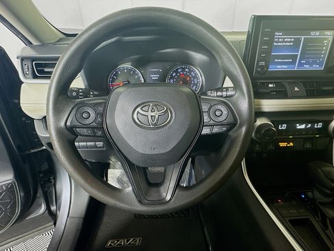 Used 2019 Toyota RAV4 XLE w/ Convenience Package FWD image 15