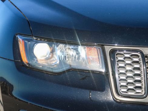 Used 2020 Jeep Grand Cherokee Altitude image 4